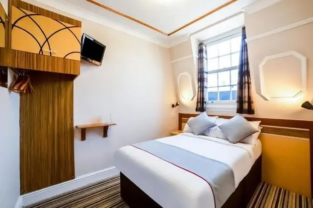 Standard Tek Büyük Yataklı Oda