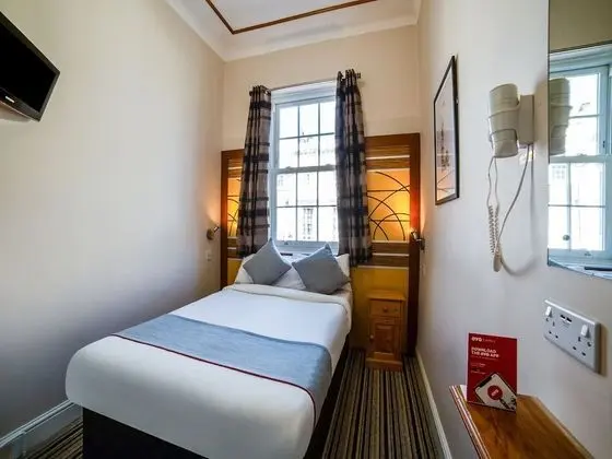 Standard Tek Büyük Yataklı Oda