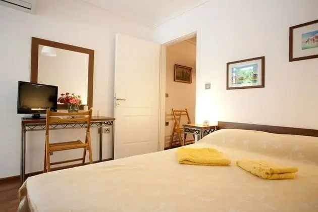 Deluxe Tek Büyük Yataklı Oda, 2 Yatak Odası, Bahçe Manzaralı