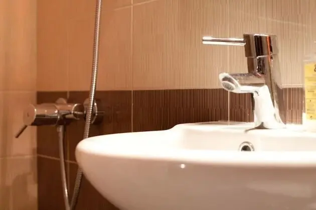 Deluxe Tek Büyük Yataklı Oda, 2 Yatak Odası, Bahçe Manzaralı
