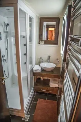 Villa, 4 Yatak Odası, Kişiye Özel Havuzlu, Deniz Manzaralı