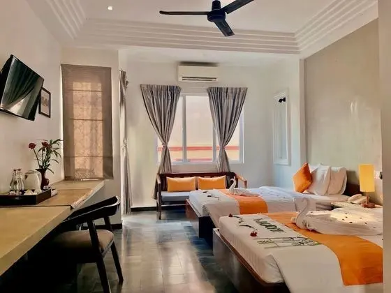 Premier Oda, Balkon, Havuz Manzaralı