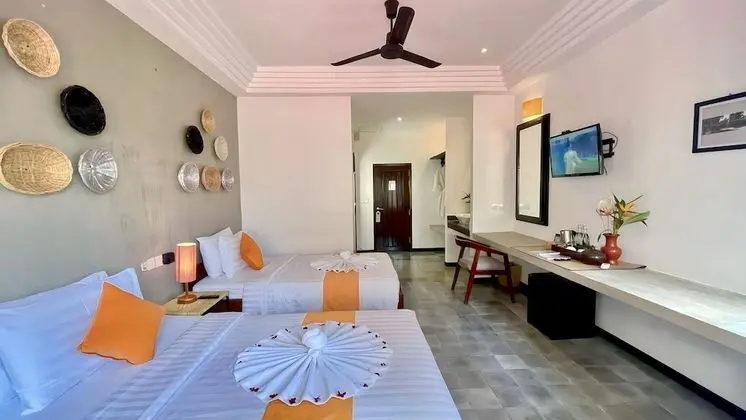 Premier Oda, Balkon, Havuz Manzaralı