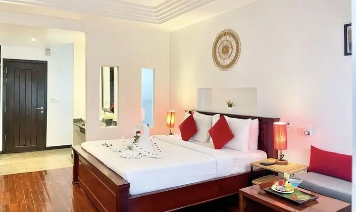 Stüdyo, Balkon, Havuz Manzaralı