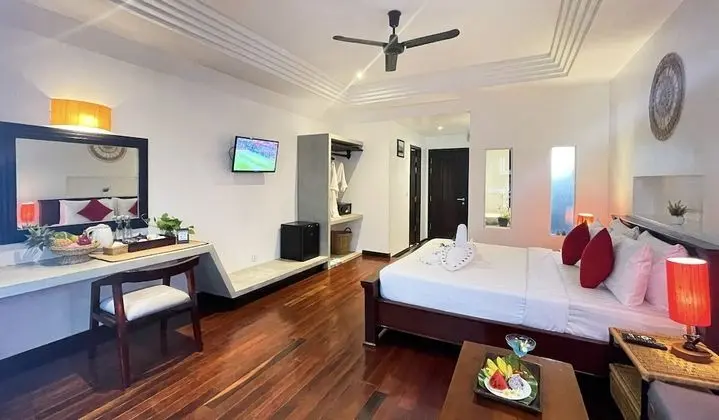 Stüdyo, Balkon, Havuz Manzaralı