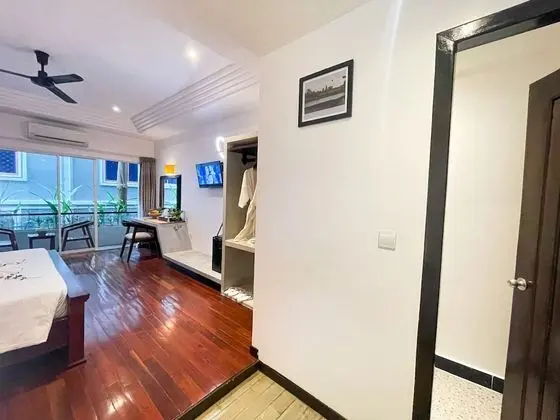 Stüdyo, Balkon, Havuz Manzaralı