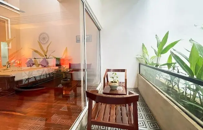 Stüdyo, Balkon, Havuz Manzaralı