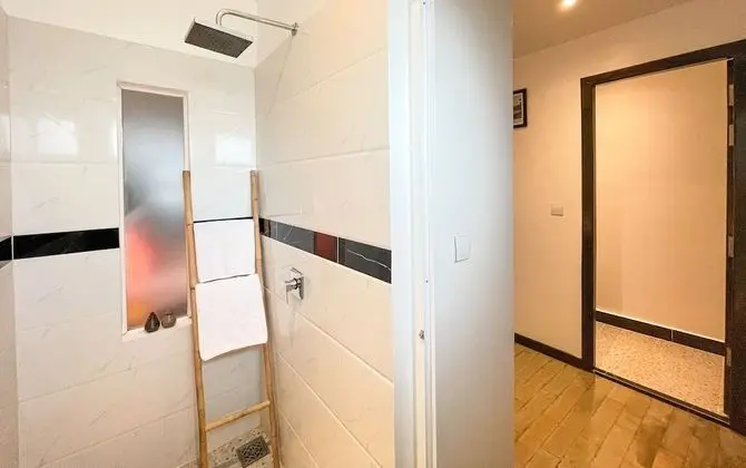 Stüdyo, Balkon, Havuz Manzaralı
