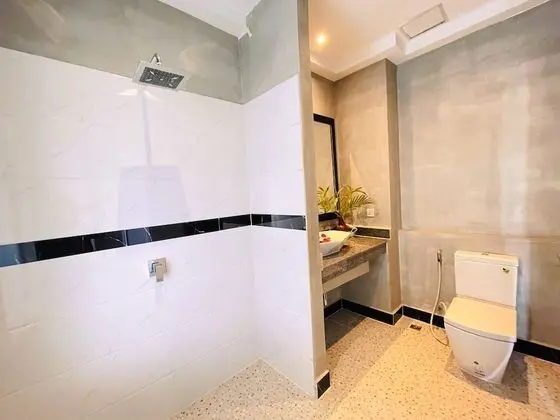 Tek Kişilik Oda, Balkon, Havuz Manzaralı