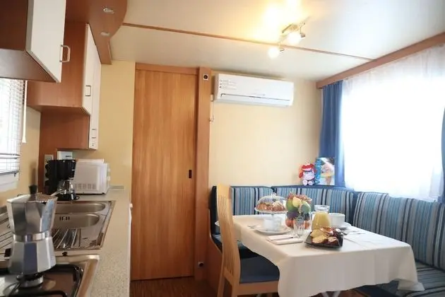 Deluxe Karavan