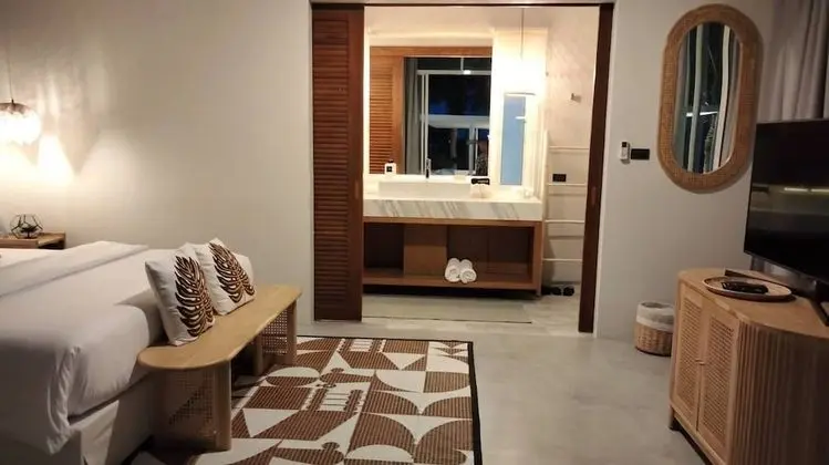 Luxury 6-Bedroom Beach Front Villa
