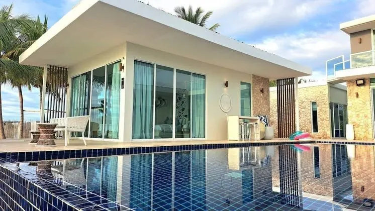 Luxury 6-Bedroom Beach Front Villa