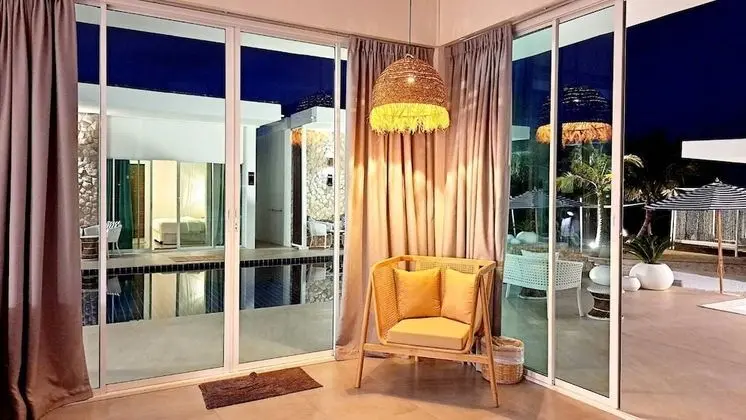 Luxury 6-Bedroom Beach Front Villa