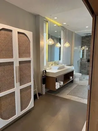 Luxury 6-Bedroom Beach Front Villa