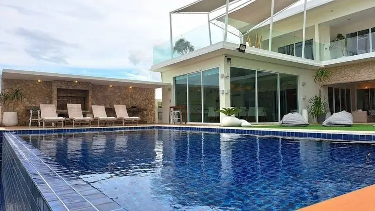 Luxury 7-Bedroom Beachfront Villa
