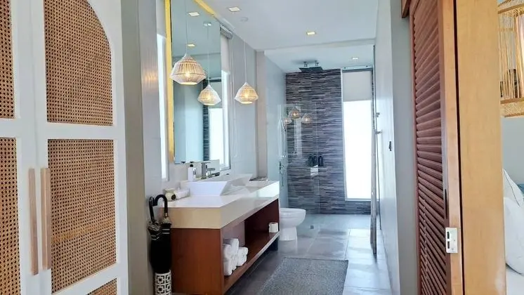 Luxury 7-Bedroom Beachfront Villa