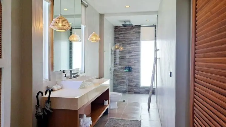 Luxury 7-Bedroom Beachfront Villa