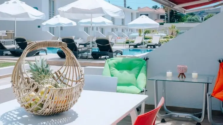 Standart Dublex, Bahçe Manzaralı, Balkonlu