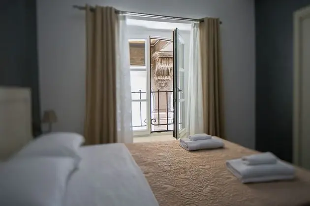 Comfort Tek Büyük Yataklı Oda