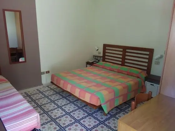 Standard Üç Kişilik Oda