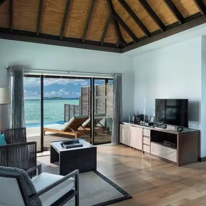 Water Bungalow with Pool