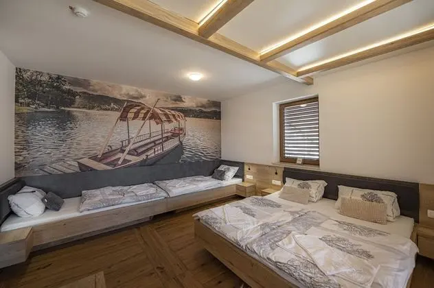 City Tek Büyük Yataklı Oda