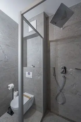 City Tek Büyük Yataklı Oda