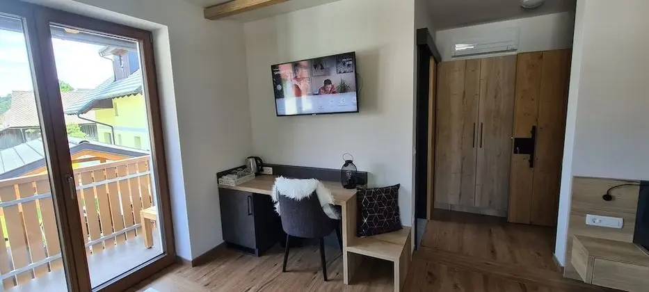 City Tek Büyük Yataklı Oda