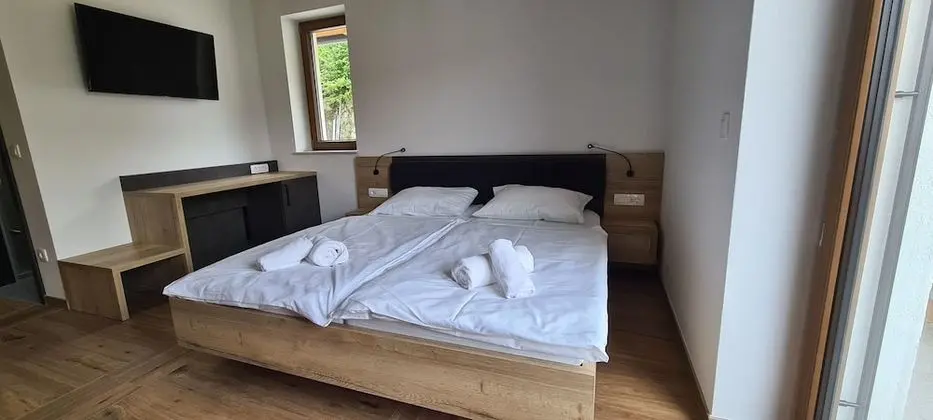 City Tek Büyük Yataklı Oda