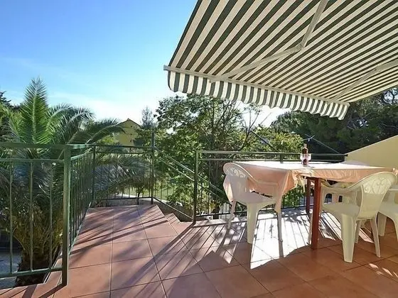 Apart Daire (Velebit - 130m to the beach - A1(5+1))