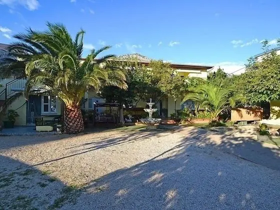 Apart Daire (Velebit - 130m to the beach - A1(5+1))