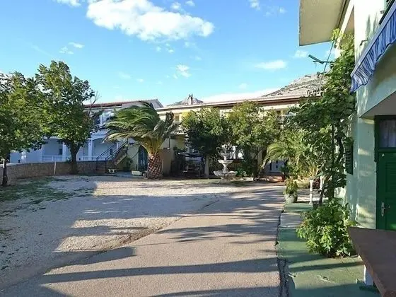 Apart Daire (Velebit - 130m to the beach - A1(5+1))