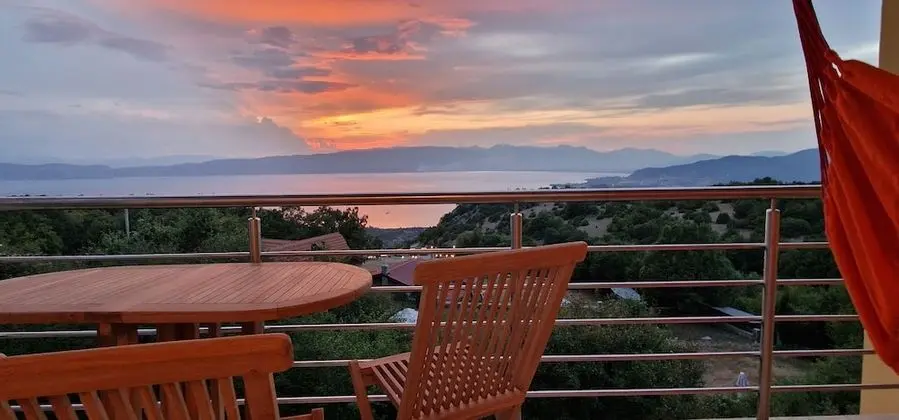 Panoramic Apart Daire, 2 Yatak Odası, Göl Manzaralı