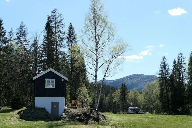 4. Snekkerbod, 2 beds, Mountain View, Shared Bathroom