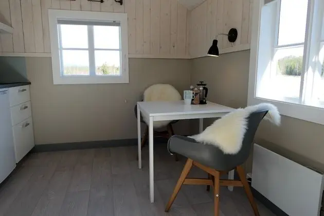 4. Snekkerbod, 2 beds, Mountain View, Shared Bathroom