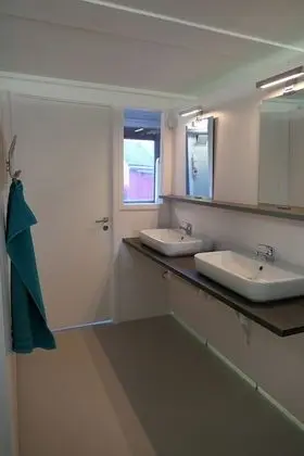 4. Snekkerbod, 2 beds, Mountain View, Shared Bathroom