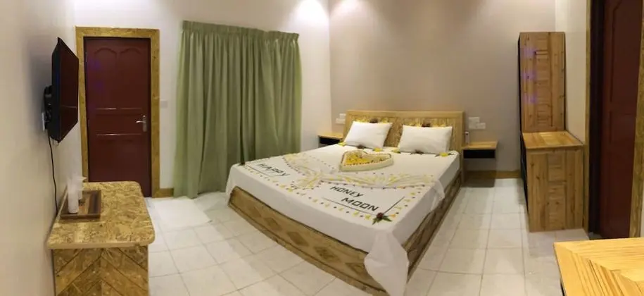 Deluxe Tek Büyük Yataklı Oda, 1 En Büyük (King) Boy Yatak, Bahçe Manzaralı, Denize Sıfır