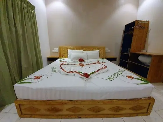 Deluxe Tek Büyük Yataklı Oda, 1 En Büyük (King) Boy Yatak, Bahçe Manzaralı, Denize Sıfır