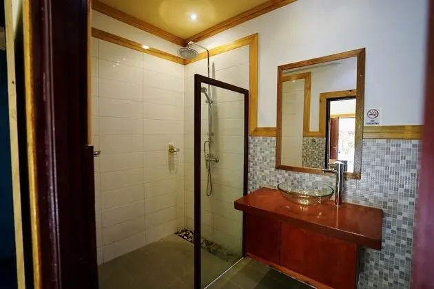 Deluxe Tek Büyük Yataklı Oda, 1 En Büyük (King) Boy Yatak, Bahçe Manzaralı, Denize Sıfır