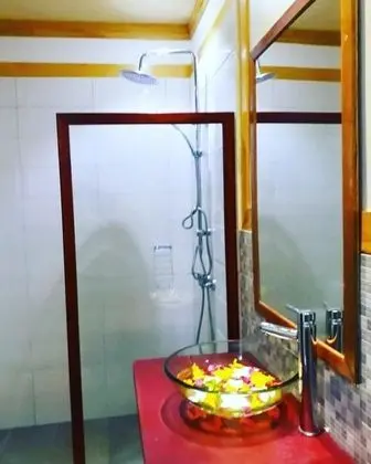 Deluxe Tek Büyük Yataklı Oda, 1 En Büyük (King) Boy Yatak, Bahçe Manzaralı, Denize Sıfır