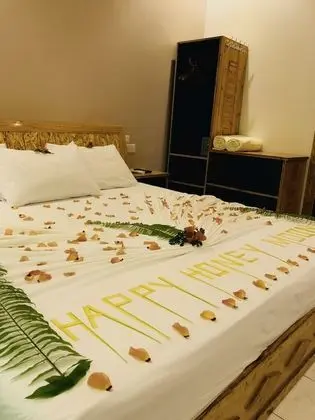 Deluxe Tek Büyük Yataklı Oda, 1 En Büyük (King) Boy Yatak, Bahçe Manzaralı, Denize Sıfır