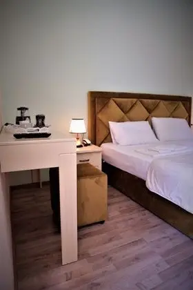 Tek Büyük Yataklı Oda, Bahçe Manzaralı