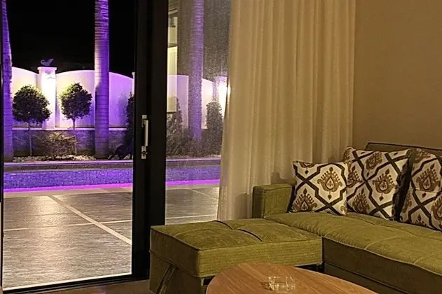 Executive Tek Büyük veya İki Ayrı Yataklı Oda, 1 Yatak Odası, Havuz Manzaralı