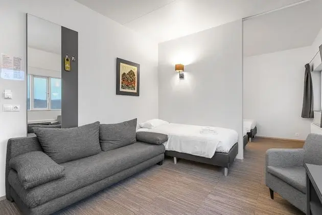 Triple Room with Free Spa, Gym and Parking