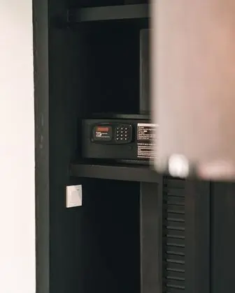 Deluxe Tek Büyük Yataklı Oda, Havuz Manzaralı