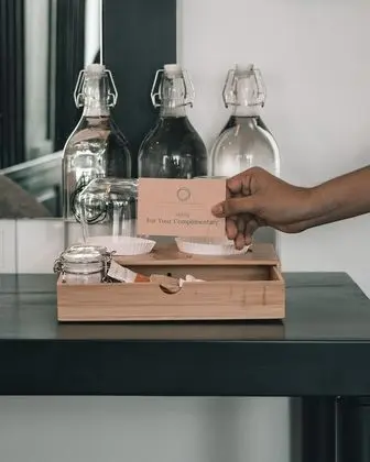 Deluxe Tek Büyük Yataklı Oda, Havuz Manzaralı