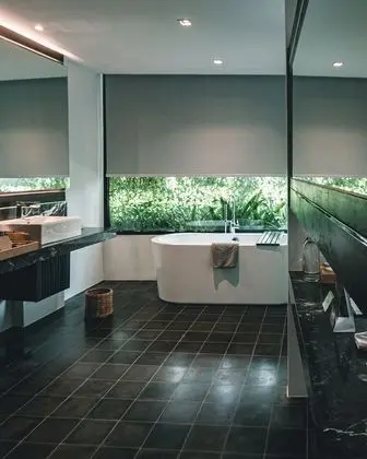 Deluxe Tek Büyük Yataklı Oda, Havuz Manzaralı