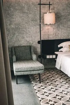 Deluxe Tek Büyük Yataklı Oda, Havuz Manzaralı
