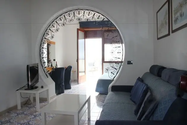 Tek Büyük veya İki Ayrı Yataklı Oda, Balkon, Deniz Manzaralı