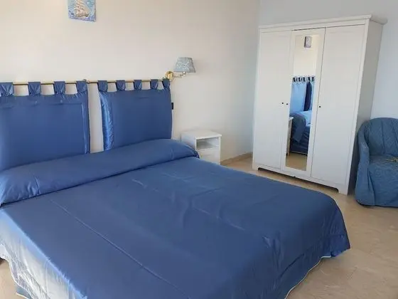 Tek Büyük veya İki Ayrı Yataklı Oda, Balkon, Deniz Manzaralı